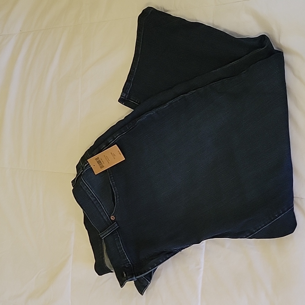NWT Duluth Capri Jeans